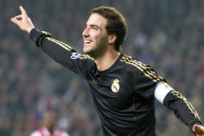 爱游戏中国官方登录入口网站-国家队全面提升防守体系制定个性化训练计划，足球个人防守战术不包含