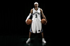 AYX SPORTS-麦基翁200米仰泳决赛技压群芳，游泳名将麦基翁